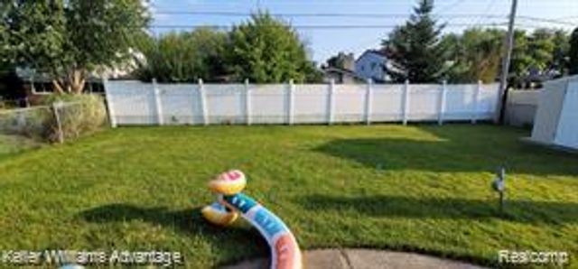 11170 GRENADA Drive, Sterling Heights, MI 48312