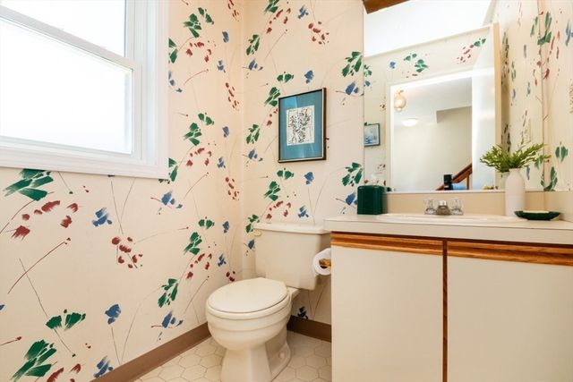 1307 Lagrange 1307, Boston, MA 02467