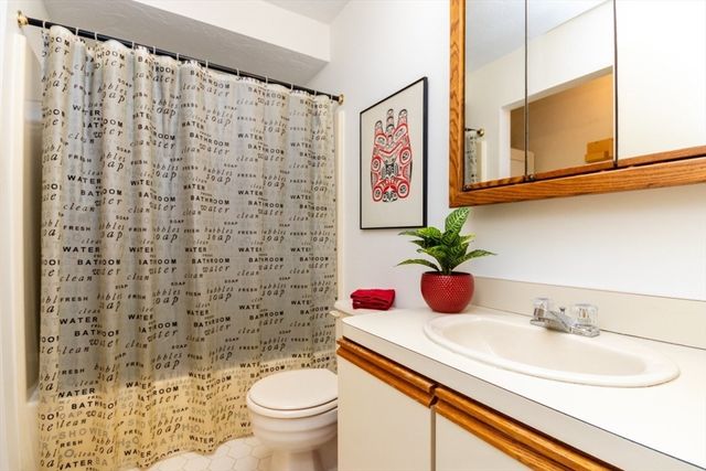 1307 Lagrange 1307, Boston, MA 02467