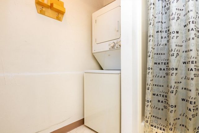 1307 Lagrange 1307, Boston, MA 02467