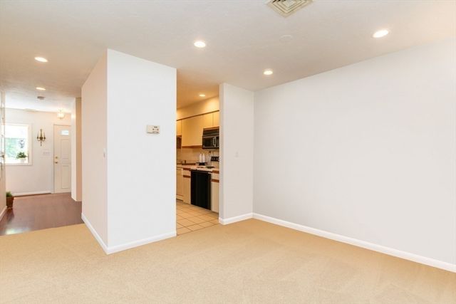 1307 Lagrange 1307, Boston, MA 02467