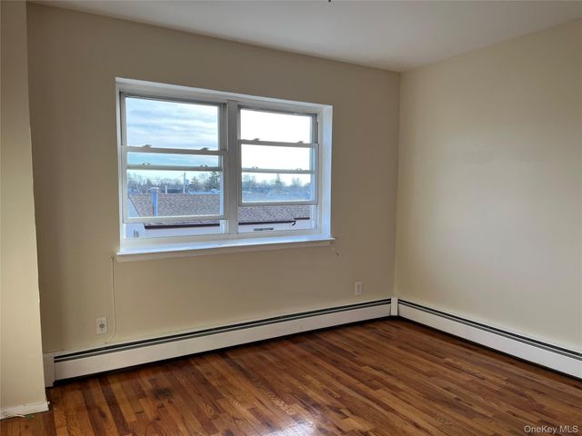 410 Jericho Turnpike 3A, New Hyde Park, NY 11040