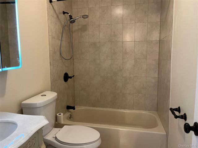 410 Jericho Turnpike 3A, New Hyde Park, NY 11040