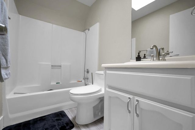 452 Benjamin Place, Manteca, CA 95337