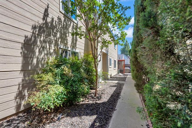 452 Benjamin Place, Manteca, CA 95337