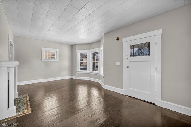 2218 W 100th Street, Cleveland, OH 44102