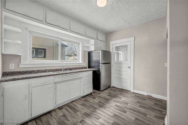 2218 W 100th Street, Cleveland, OH 44102