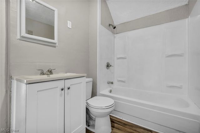 2218 W 100th Street, Cleveland, OH 44102