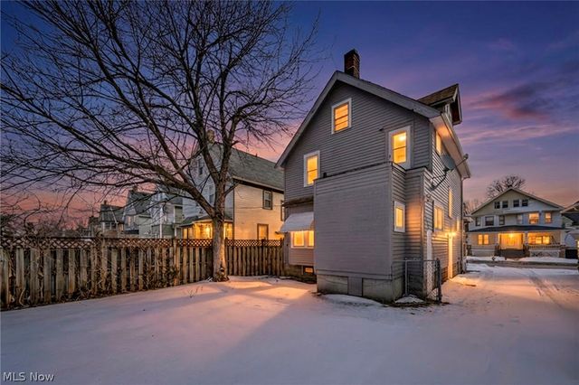 2218 W 100th Street, Cleveland, OH 44102