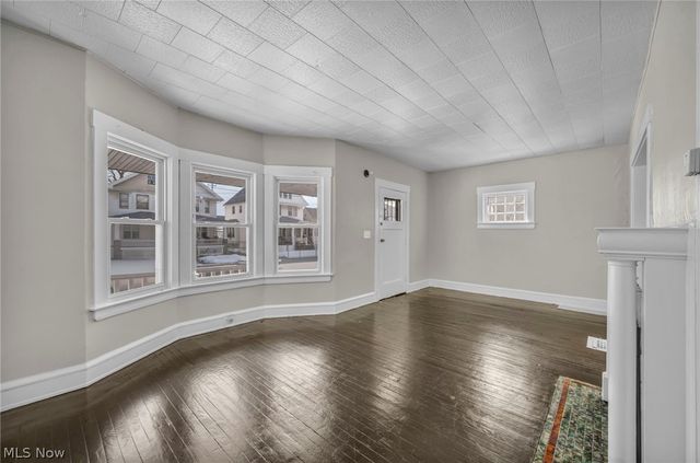 2218 W 100th Street, Cleveland, OH 44102