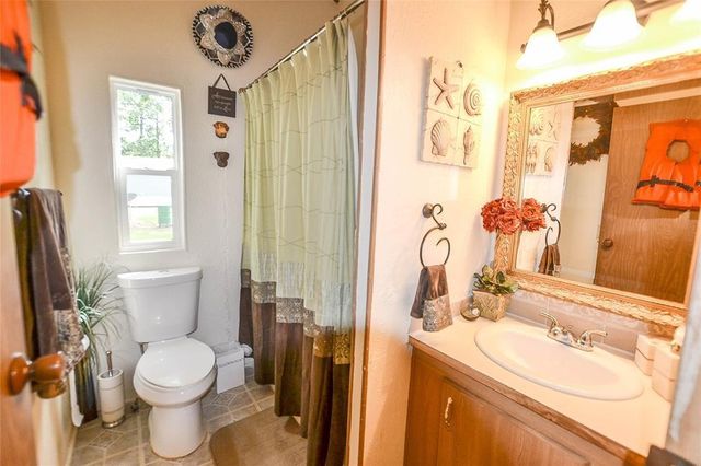 253 Windwood Drive, Livingston, TX 77351