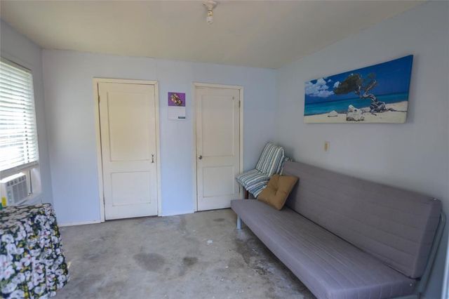 253 Windwood Drive, Livingston, TX 77351