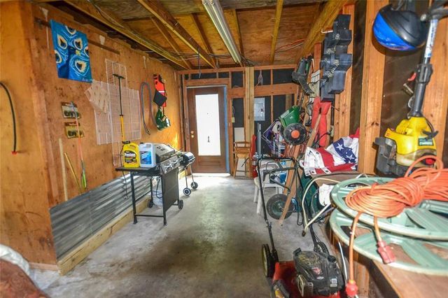 253 Windwood Drive, Livingston, TX 77351