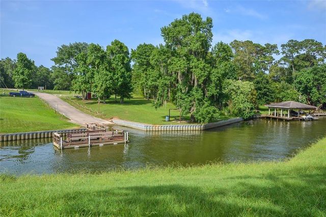 253 Windwood Drive, Livingston, TX 77351