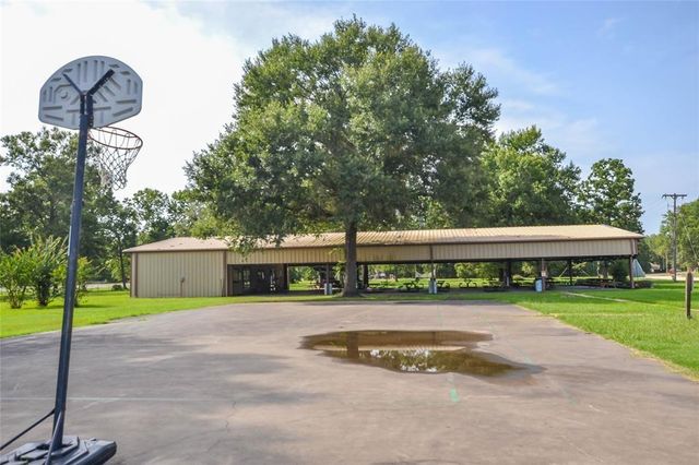 253 Windwood Drive, Livingston, TX 77351