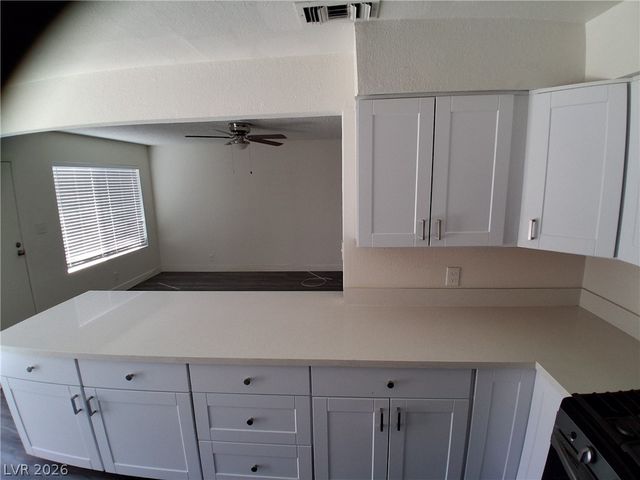 1722 East University Avenue 5, Las Vegas, NV 89119