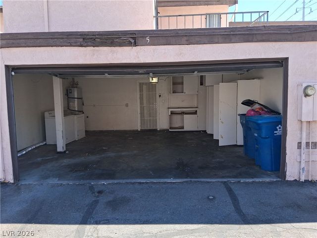1722 East University Avenue 5, Las Vegas, NV 89119