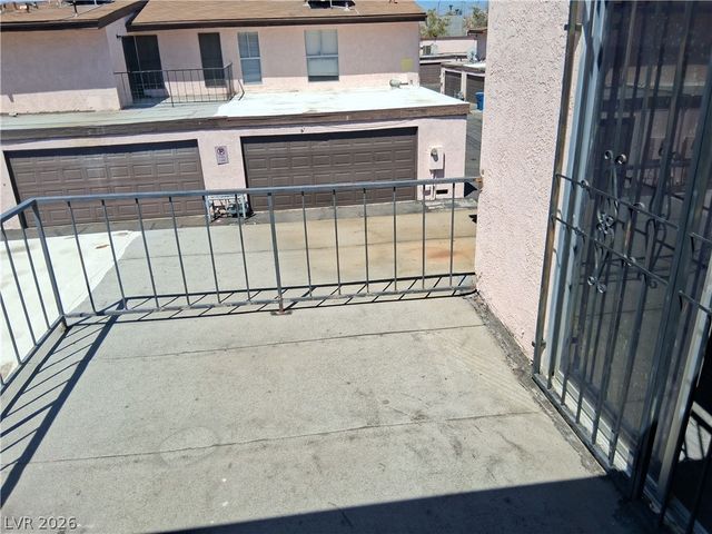 1722 East University Avenue 5, Las Vegas, NV 89119