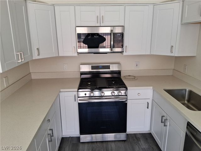 1722 East University Avenue 5, Las Vegas, NV 89119