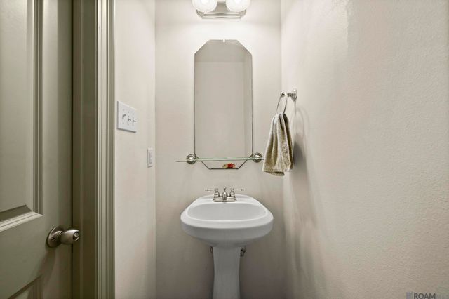 2715 Boudreaux Ave, Zachary, LA 70791