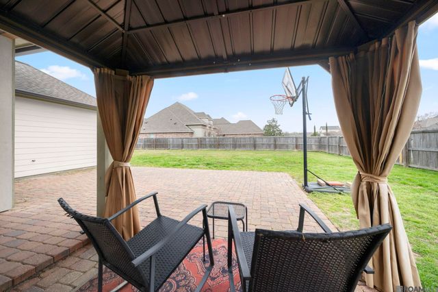 2715 Boudreaux Ave, Zachary, LA 70791