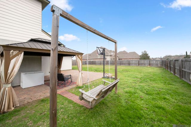 2715 Boudreaux Ave, Zachary, LA 70791