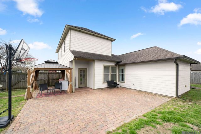 2715 Boudreaux Ave, Zachary, LA 70791