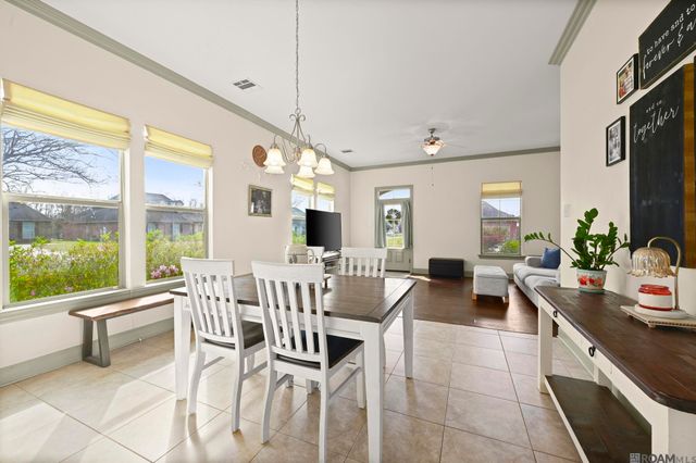 2715 Boudreaux Ave, Zachary, LA 70791