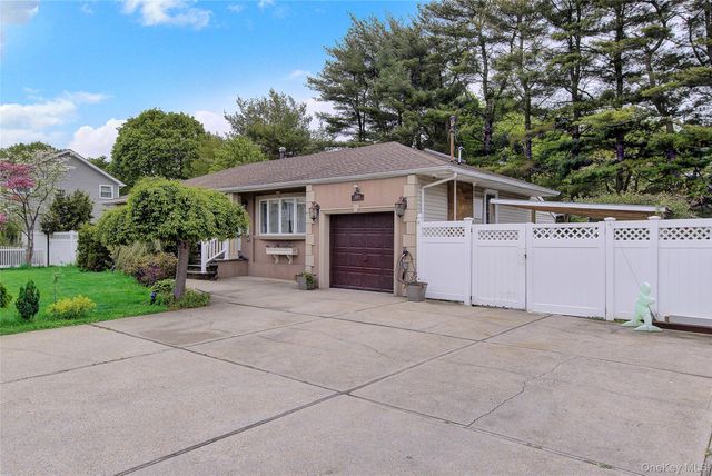 189 Eastwood Avenue, Deer Park, NY 11729