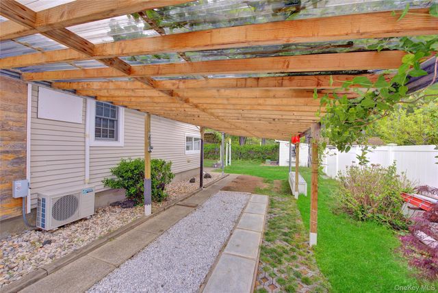 189 Eastwood Avenue, Deer Park, NY 11729