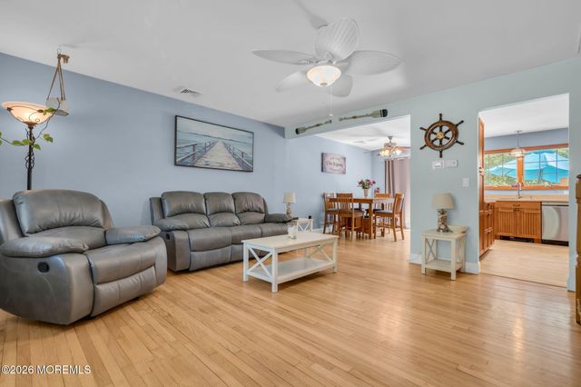50 Serpentine Drive E, Bayville, NJ 08721
