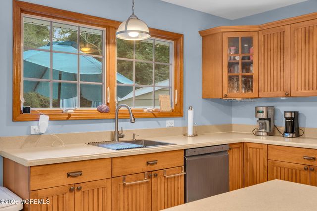 50 Serpentine Drive E, Bayville, NJ 08721