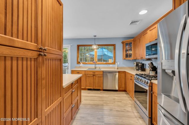 50 Serpentine Drive E, Bayville, NJ 08721