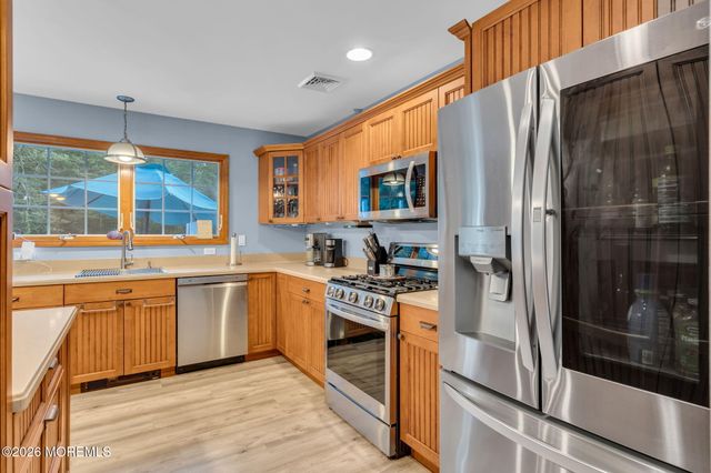 50 Serpentine Drive E, Bayville, NJ 08721