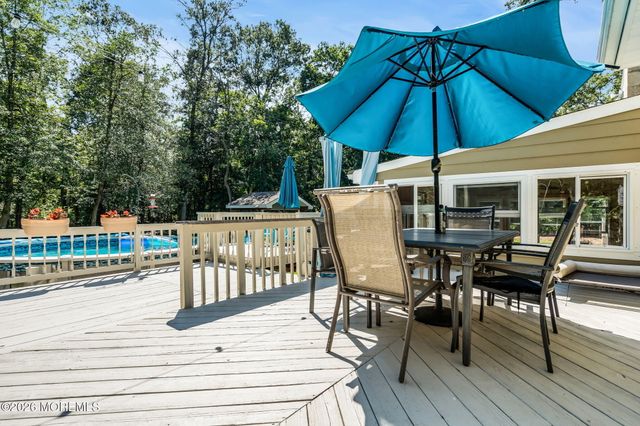 50 Serpentine Drive E, Bayville, NJ 08721