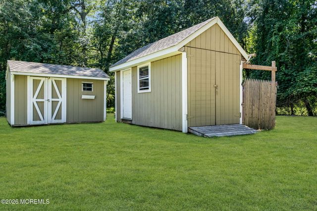 50 Serpentine Drive E, Bayville, NJ 08721