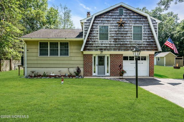 50 Serpentine Drive E, Bayville, NJ 08721