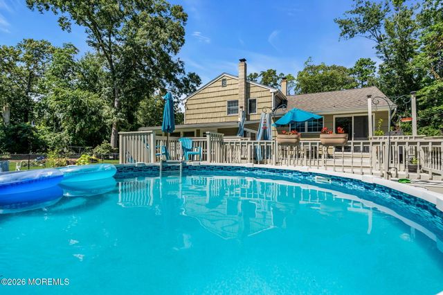 50 Serpentine Drive E, Bayville, NJ 08721