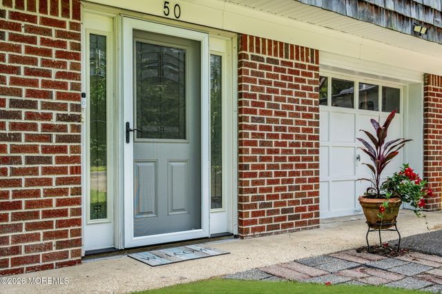 50 Serpentine Drive E, Bayville, NJ 08721