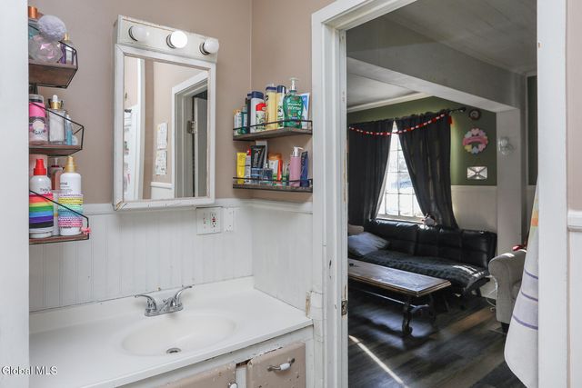 12 Pine Street, Hudson Falls, NY 12839