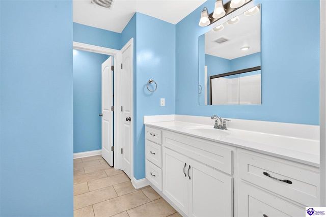 6713 Eagle Wood Drive, Louisville, KY 40272