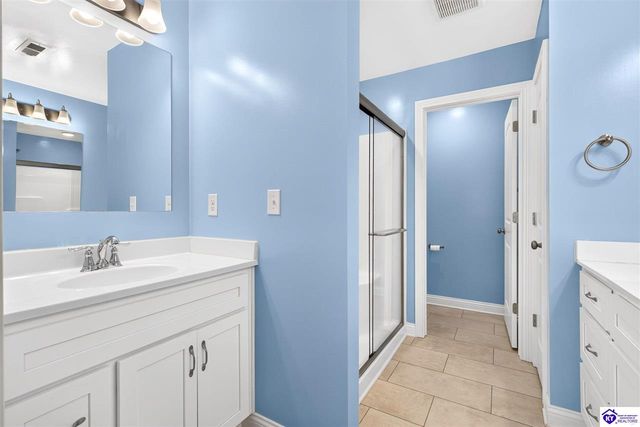 6713 Eagle Wood Drive, Louisville, KY 40272