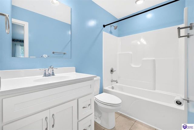 6713 Eagle Wood Drive, Louisville, KY 40272