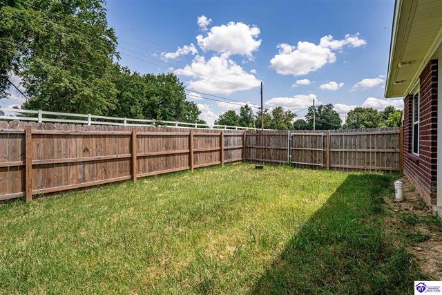 6713 Eagle Wood Drive, Louisville, KY 40272