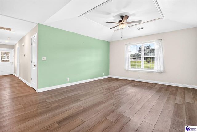 6713 Eagle Wood Drive, Louisville, KY 40272