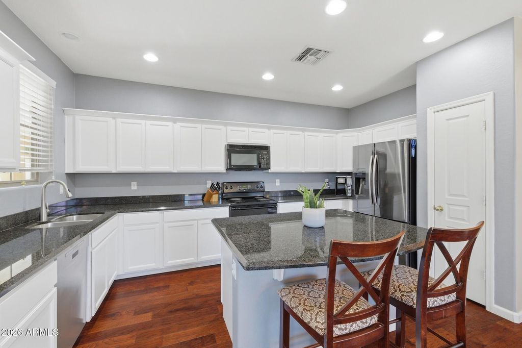 623 S BUENA VISTA Avenue, Gilbert, AZ 85296