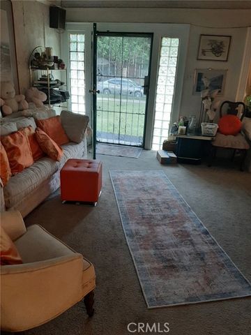 2413 S Victoria Avenue, Los Angeles, CA 90016