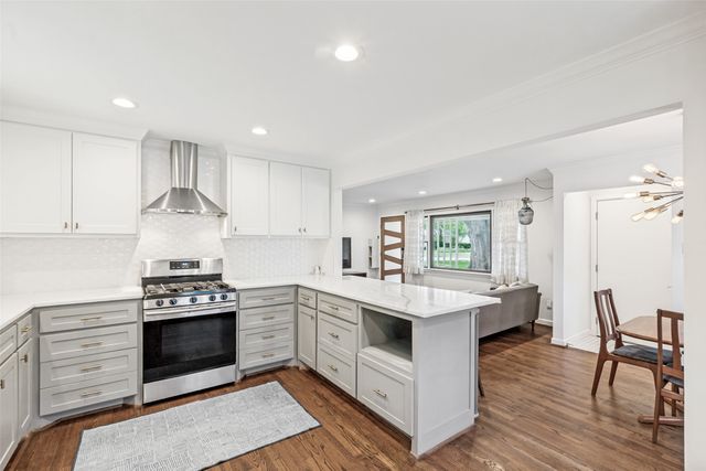 214 Leda Drive, Dallas, TX 75218