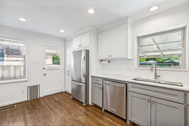 214 Leda Drive, Dallas, TX 75218