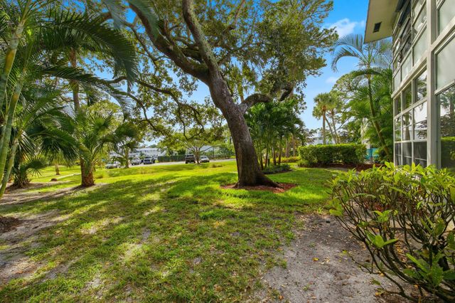 2929 SE Ocean Boulevard 103-5, Stuart, FL 34996